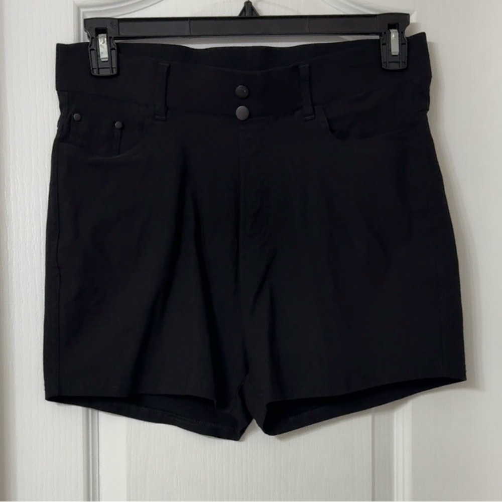 Women’s Black Stretch High-Rise Shorts